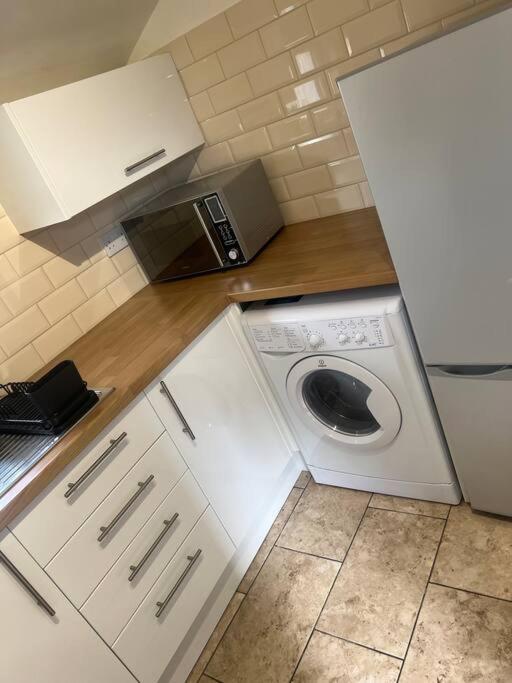 Ferienwohnung Large Modern Studio Flat London Exterior foto