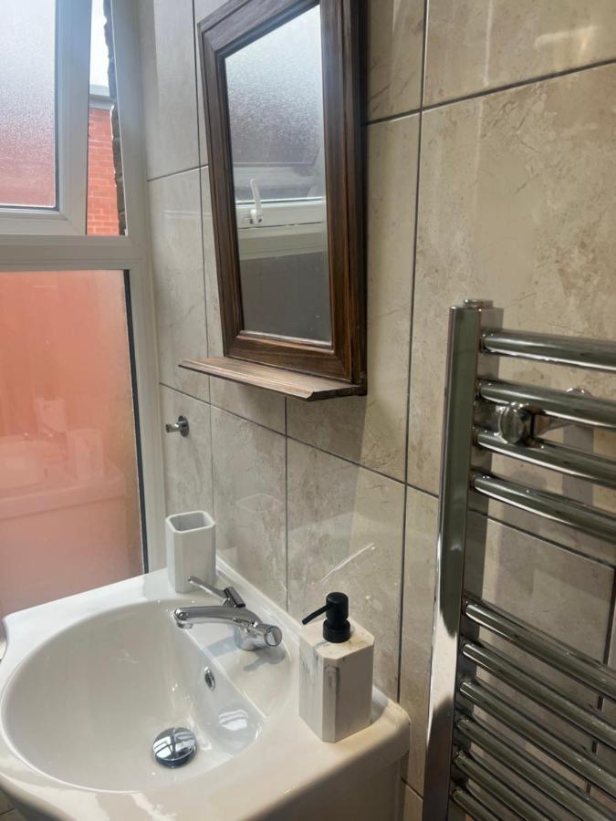 Ferienwohnung Large Modern Studio Flat London Exterior foto